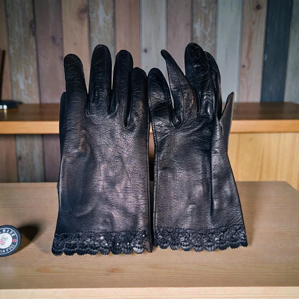 Vintage Women’s Black Leather Gloves S~M Driving